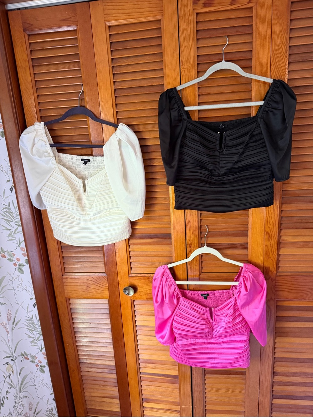 Express Puff-Sleeve Square Neck Crop Tops - White, Black & Hot Pink sz M Lot
